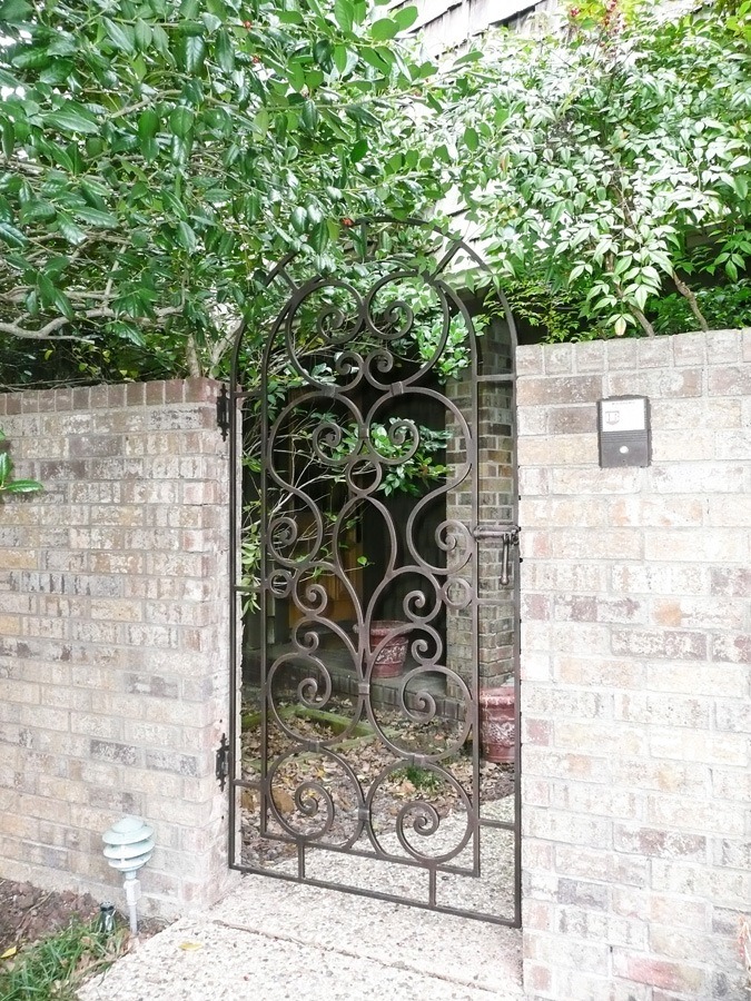 Unique design iron garden gate