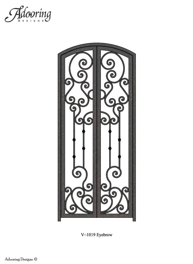 Double eyebrow top cellar gate with intricate pattern